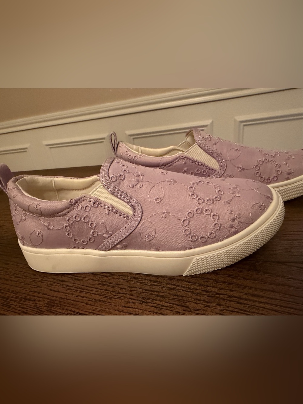 Sonoma Little Girls Size 13 Kids Slip-On Sneakers in Lavender - Picture 2 of 7